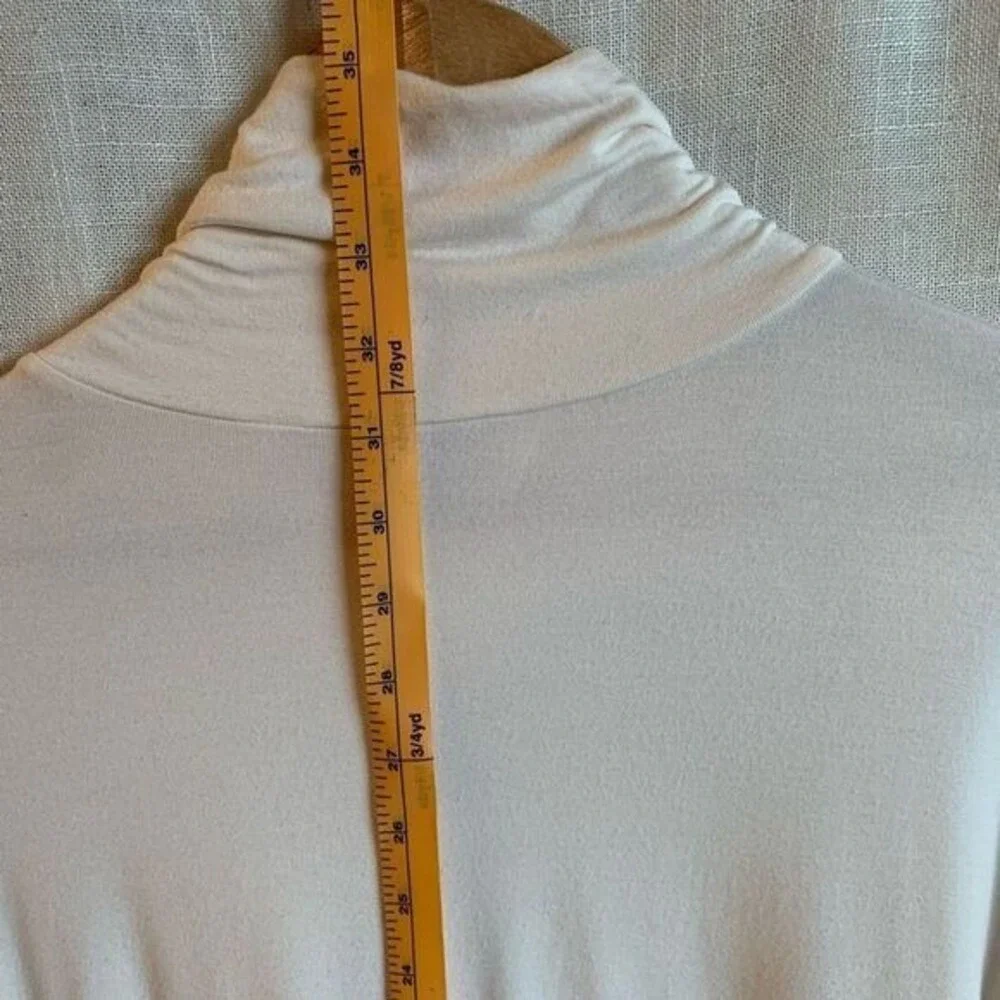 Belle Kim Gravel Womens‎ Turtleneck Top Size 1X Cream Soft Drape Minimalist